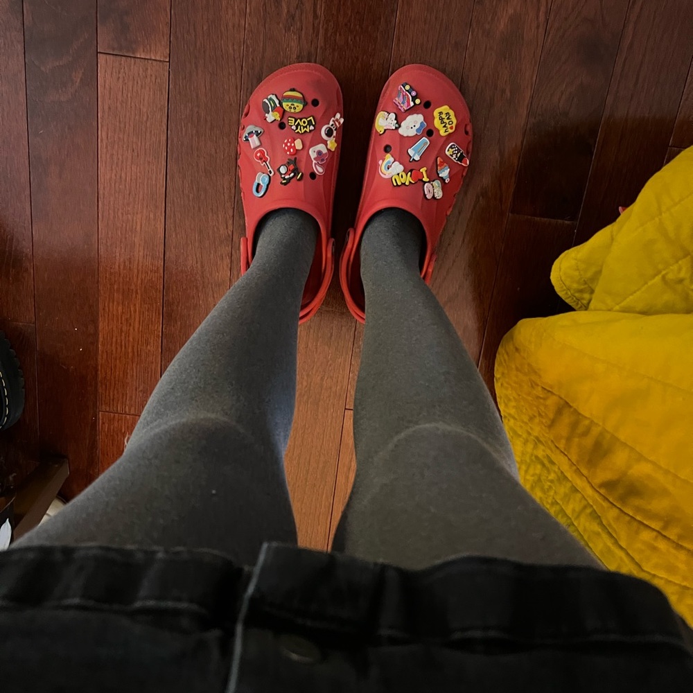 Red Crocs with Jibbitz - Picture 4 of 5